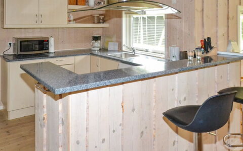 Åsta - 1.7Km from the Sea: Meubles, Design Intérieur, Sol, Bois, Sol, Plafond, Parquet, Chaise, Table, Éclairage