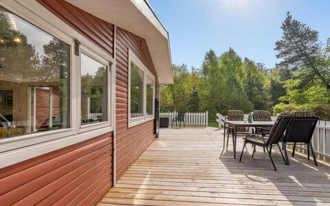 Mainio - 800M from the Sea: Toit, Maison, Domicile, Chalet, Siding, Biens, Allée, Batiments Jardin, Cour, Cabanon