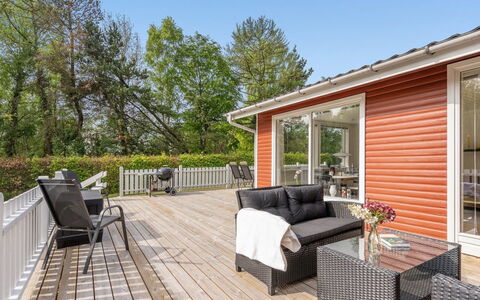 Mainio - 800M from the Sea: Toit, Maison, Domicile, Chalet, Siding, Biens, Allée, Batiments Jardin, Cour, Cabanon