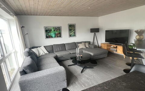 Ingolf - 750M from the Sea: Domicile, Sol, Salon, Canapé, Canapé-Lit, Table Basse