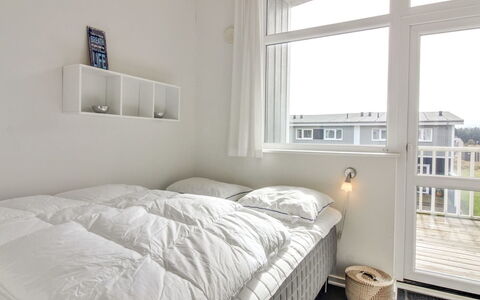 Ingolf - 750M from the Sea: Chambre, Lit, Design Intérieur, Drap De Lit, Literie, Sol, Plafond, Meubles, Sol, Appartement