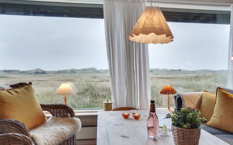 Eri - 300M from the Sea: Plafond, Sol, Design Intérieur, Sol, Composite, Meubles, Recours, Hôtel, Conception, Daylighting