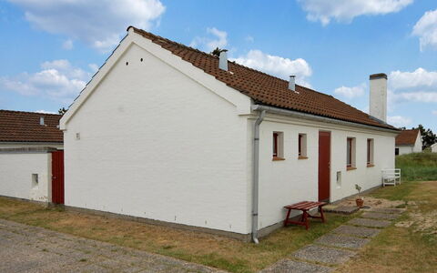 Frieda - 7.2Km from the Sea: Maison, Domicile, Porte, Toit, Chalet, Biens, Jardin, Ombre, Siding, Cour