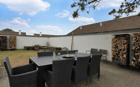 Frieda - 7.2Km from the Sea: Maison, Domicile, Porte, Toit, Chalet, Biens, Jardin, Ombre, Siding, Cour