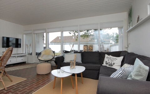 Frieda - 7.2Km from the Sea: Maison, Domicile, Porte, Toit, Chalet, Biens, Jardin, Ombre, Siding, Cour