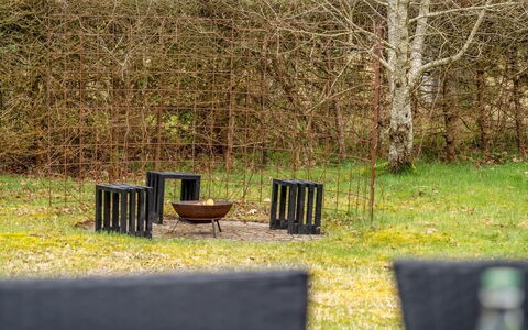 Kerttuli - 800M from the Sea: Herbe, Lot Terre, Jardin, Tronc, Couverture De Sol, Pelouse, Mobilier De Jardin, Prairie, Parc