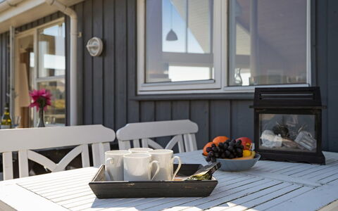 Hedy - 150M from the Sea: Meubles, Design Intérieur, Sol, Bois, Sol, Plafond, Parquet, Chaise, Table, Éclairage