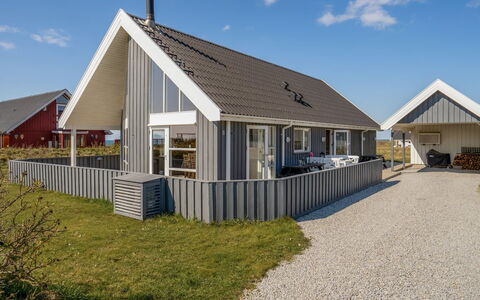 Hedy - 150M from the Sea: Meubles, Design Intérieur, Sol, Bois, Sol, Plafond, Parquet, Chaise, Table, Éclairage