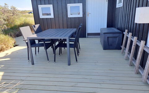Sixten - 450M from the Sea: Bois, Sol, Sol, Dur, Plate-Forme, Parquet, Tache De Bois, Planche, Composite, Porche