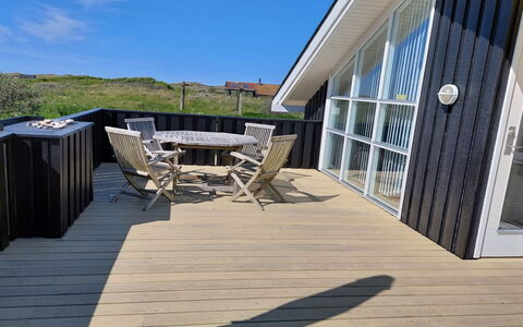 Sixten - 450M from the Sea: Parquet, Bois, Sol, Sol, Dur, Plate-Forme, Planche, Composite, Tache De Bois, Mobilier De Jardin