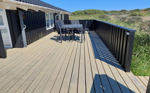 Sixten - 450M from the Sea: Sol, Mur, Sol, Design Intérieur, Bois, Plafond, Parquet, Éclairage, Meubles, Revêtement De Sol Stratifié
