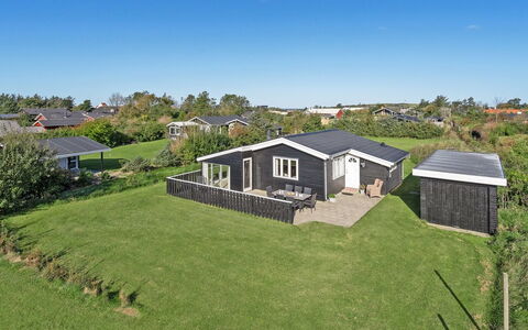 Afrim - 694M from the Sea: Bois, Tache De Bois, Planche, Dur, Chalet, Plate-Forme, Siding, Ombre, Parquet, Batiments Jardin