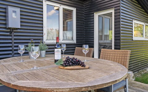 Afrim - 694M from the Sea: Bois, Tache De Bois, Planche, Dur, Chalet, Plate-Forme, Siding, Ombre, Parquet, Batiments Jardin