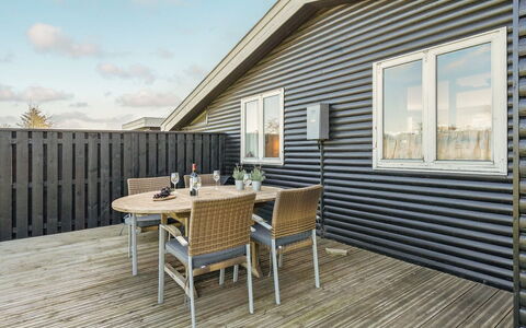 Afrim - 694M from the Sea: Bois, Tache De Bois, Planche, Dur, Chalet, Plate-Forme, Siding, Ombre, Parquet, Batiments Jardin