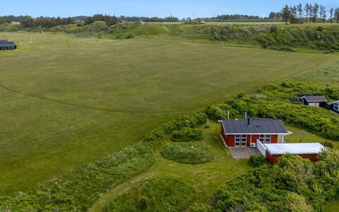 Verene - 400M from the Sea: Bois, Toit, Maison, Chalet, Porte, Domicile, Siding, Lot Terre, Batiments Jardin, Cabanon