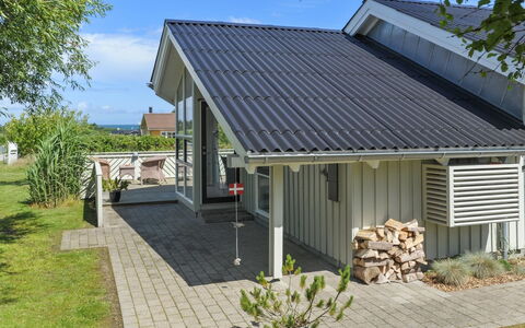 Mathias - 625M from the Sea: Meubles, Design Intérieur, Chaise, Sol, Table, Recours, Sol, Plafond, Pièce, Eco Hôtel