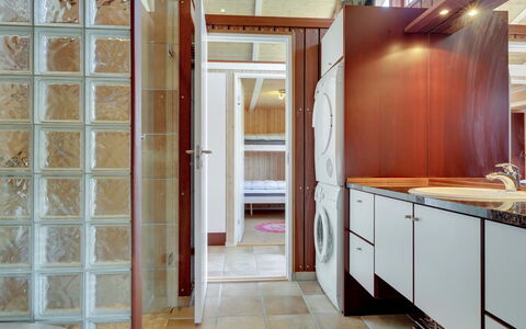 Gretha - 1.0Km from the Sea: Design Intérieur, Plafond, Appartement, Sol, Meubles, Sol, Pièce, Éclairage, Domicile, Canapé