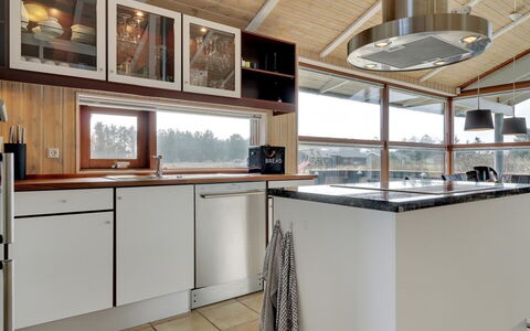 Gretha - 1.0Km from the Sea: Cuisine, Appareil De Cuisine, Comptoir, Design Intérieur, Sol, Cabinetry, Bois, Meubles, Plafond, Luminaire
