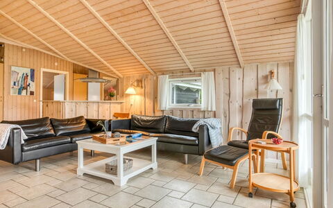 Leya - 1.2Km from the Sea: Meubles, Design Intérieur, Sol, Bois, Sol, Plafond, Parquet, Chaise, Table, Éclairage