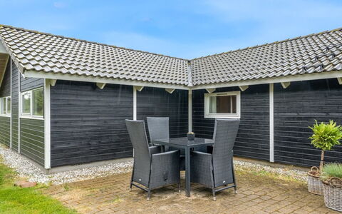 Leya - 1.2Km from the Sea: Meubles, Design Intérieur, Sol, Bois, Sol, Plafond, Parquet, Chaise, Table, Éclairage