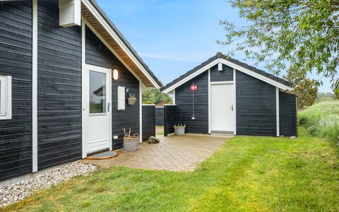 Leya - 1.2Km from the Sea: Meubles, Design Intérieur, Sol, Bois, Sol, Plafond, Parquet, Chaise, Table, Éclairage