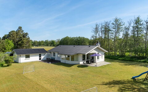 Ehm - 600M from the Sea: Architecture, Toit, Domicile, Composite, Daylighting, Siding, Allée