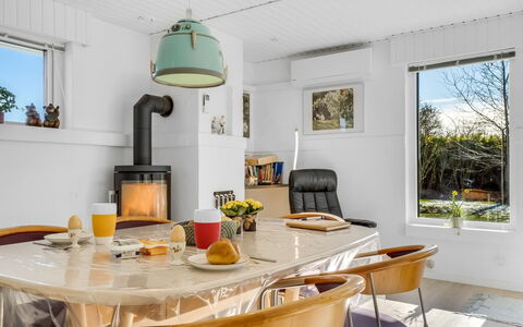 Ehm - 600M from the Sea: Architecture, Toit, Domicile, Composite, Daylighting, Siding, Allée