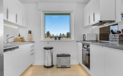 Ehm - 600M from the Sea: Architecture, Toit, Domicile, Composite, Daylighting, Siding, Allée