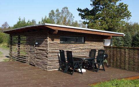 Jonce - 400M from the Sea: Bois, Communauté Des Plantes, Lot Terre, Ombre, Matériau Naturel, Batiments Jardin, Cabanon, Structure En Plein Air, Cabane En Rondins
