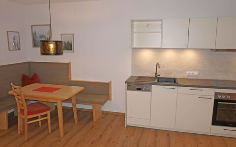 Freiheit-La: Meubles, Cabinetry, Propriété, Comptoir, Évier, Table, Cadre, Bois, Cuisinière, Design Intérieur