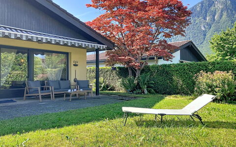 Dorenavant: Mobilier De Jardin, Couverture De Sol, Chaîne De Montagnes, Ombre, Jardin, Pelouse, Station De Montagne, Aménagement Paysager, Cour, Vallée