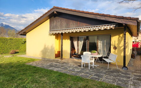 Dorenavant: Nuage, Ciel, Plante, Bâtiment, Fenêtre, Lot Terre, Ombre, Chalet, Maison, Arbre