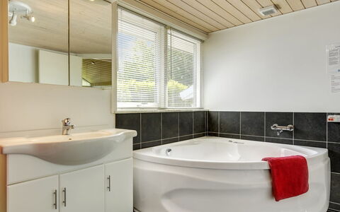 Anemone - 700M from the Sea: Meubles, Design Intérieur, Sol, Bois, Sol, Plafond, Parquet, Chaise, Table, Éclairage