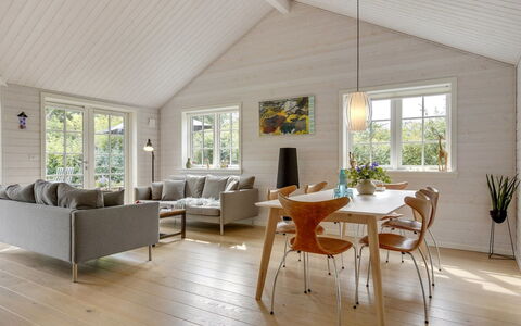 Gotliebe - 750M from the Sea: Piscine, Mobilier De Jardin, Meubles, Recours, Dalle, Eco Hôtel, Ombre, Chaise, Loisir, Biens
