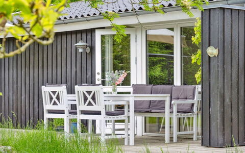 Ilsabet - 750M from the Sea: Bois, Toit, Architecture, Domicile, Maison, Chalet, Siding, Dur, Pente, Biens