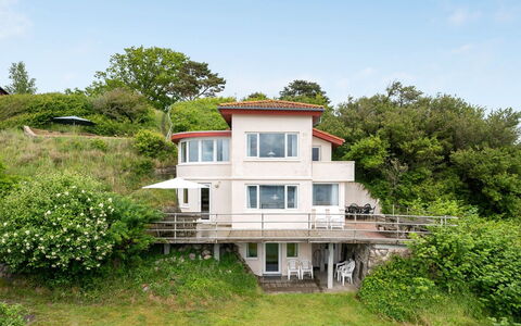 Grumme - 30M to the Fjord: Chalet, Domicile, Maison, Toit, Porche, Biens, Siding, Batiments Jardin, Ferme, Cour