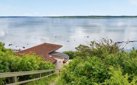 Grumme - 30M to the Fjord: Chalet, Domicile, Maison, Toit, Porche, Biens, Siding, Batiments Jardin, Ferme, Cour