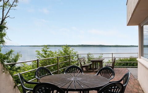 Grumme - 30M to the Fjord: Chalet, Domicile, Maison, Toit, Porche, Biens, Siding, Batiments Jardin, Ferme, Cour
