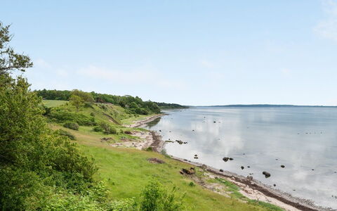 Grumme - 30M to the Fjord: Chalet, Domicile, Maison, Toit, Porche, Biens, Siding, Batiments Jardin, Ferme, Cour