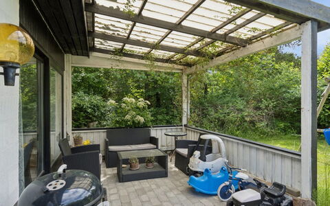 Gadde - 1Km from the Sea: Jardin, Ombre, Structure En Plein Air, Arrière-Cour, Mobilier De Jardin, Patio, Cour, Porche, Chaise, Pergola