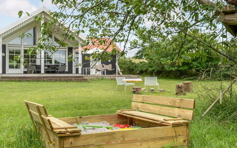 Bernadete - 50M to the Fjord: Bois, Jardin, Loisir, Arrière-Cour, Pelouse, Enfant, Mobilier De Jardin, Planche, Lumber, Parc