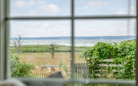 Bernadete - 50M to the Fjord: Toit, Maison, Lot Terre, Domicile, Chalet, Biens, Batiments Jardin, Ombre, Cabane En Rondins, Aménagement Paysager