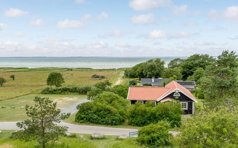 Bernadete - 50M to the Fjord: Toit, Maison, Lot Terre, Domicile, Chalet, Biens, Batiments Jardin, Ombre, Cabane En Rondins, Aménagement Paysager