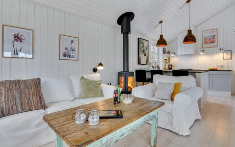 Mojsej: Plafond, Design Intérieur, Canapé, Meubles, Salon, Sol, Domicile, Pièce, Luminaire