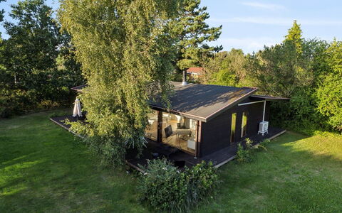 Erikka - 300M to the Fjord: Domicile, Toit, Maison, Chalet, Biens, Porte, Porche, Siding, Ferme, Ombre