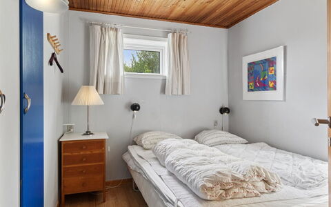 Carmen - 25M from the Sea: Lit, Chambre, Mur, Bois, Design Intérieur, Drap De Lit, Meubles, Literie, Plafond, Sol