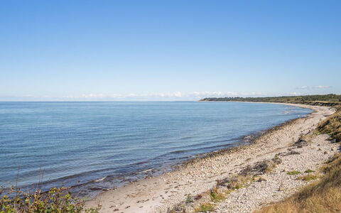 Carmen - 25M from the Sea: Herbe, Arbuste, Maison, Jardin, Domicile, Chalet, Lot Terre, Pelouse, Couverture De Sol