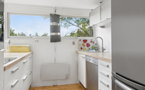 Hannelore - 700M from the Sea: Cuisine, Appareil De Cuisine, Comptoir, Design Intérieur, Principaux Appliance, Sol, Cabinetry, Plafond, Électroménager, Evier