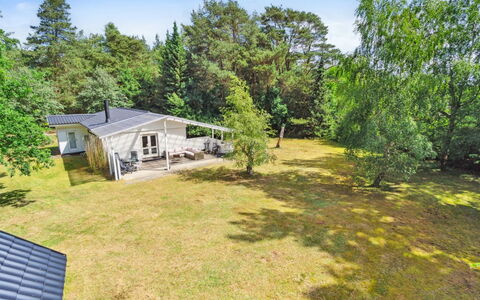 Rietrikki - 1.5Km from the Sea: Bois, Chalet, Dur, Planche, Tache De Bois, Batiments Jardin, Conception, Cour, Cabane En Rondins, Arrière-Cour