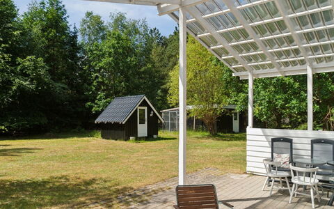 Rietrikki - 1.5Km from the Sea: Bois, Chalet, Dur, Planche, Tache De Bois, Batiments Jardin, Conception, Cour, Cabane En Rondins, Arrière-Cour